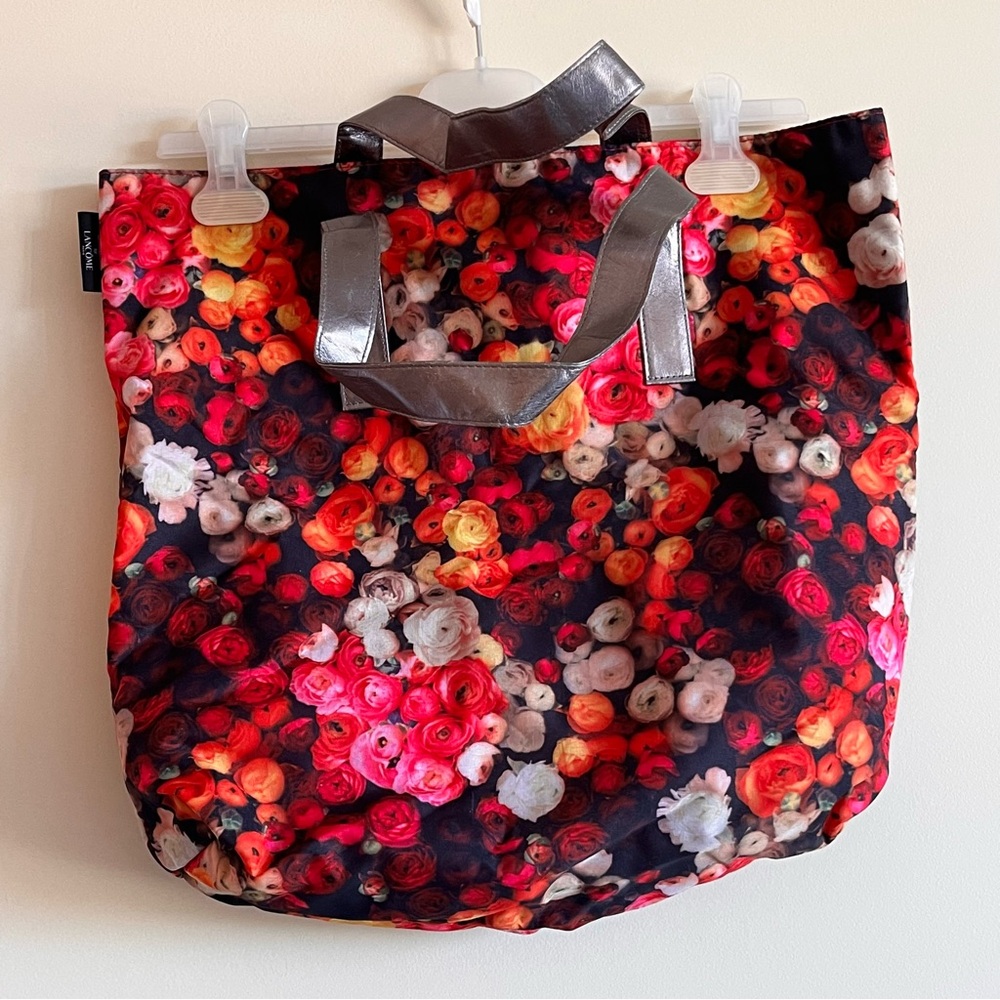 BNWOT LANCOME REVERSIBLE FLORAL TOTE